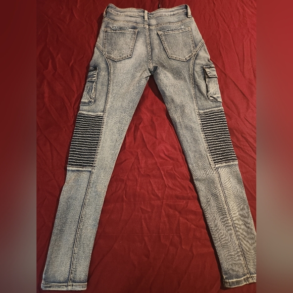 Pants - Picture 6 of 8